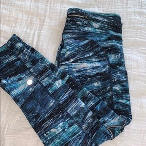 Lululemon Blue Patterned Crop Leggings